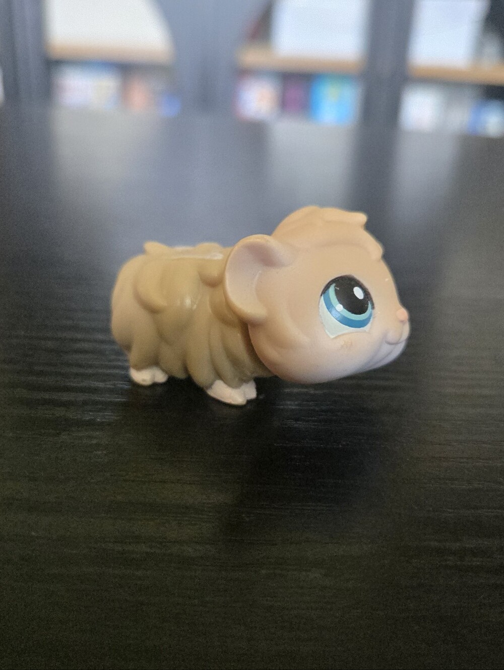 Littlest Pet Shop LPS Guinea Pig Hamster #157 Cream Tan Blue Eyes